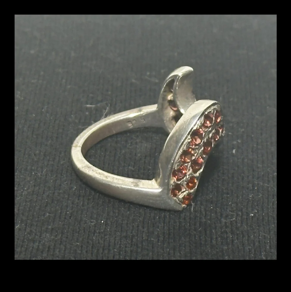 Elegant Silver and Pink Gemstone Ring